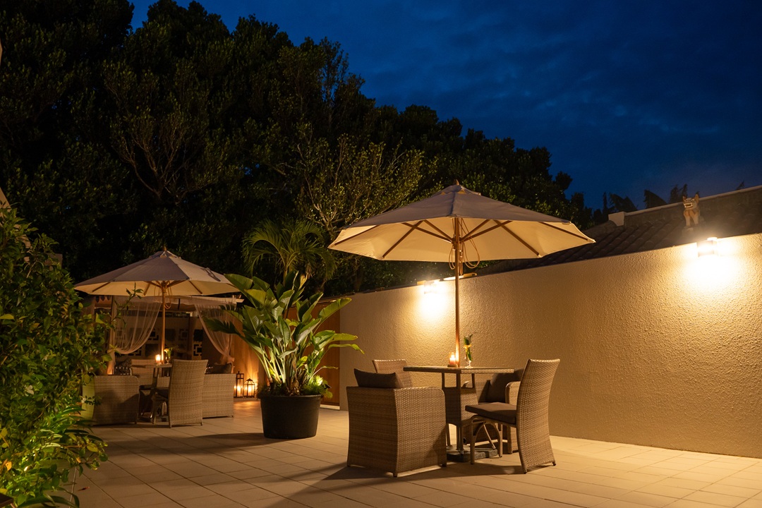 カフェ&ラウンジ 夜のラウンジ風景2