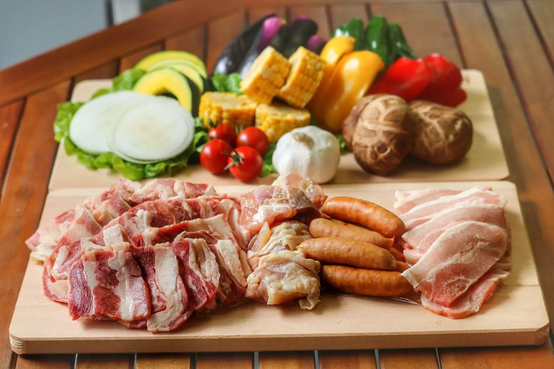 プールサイドBBQのお料理